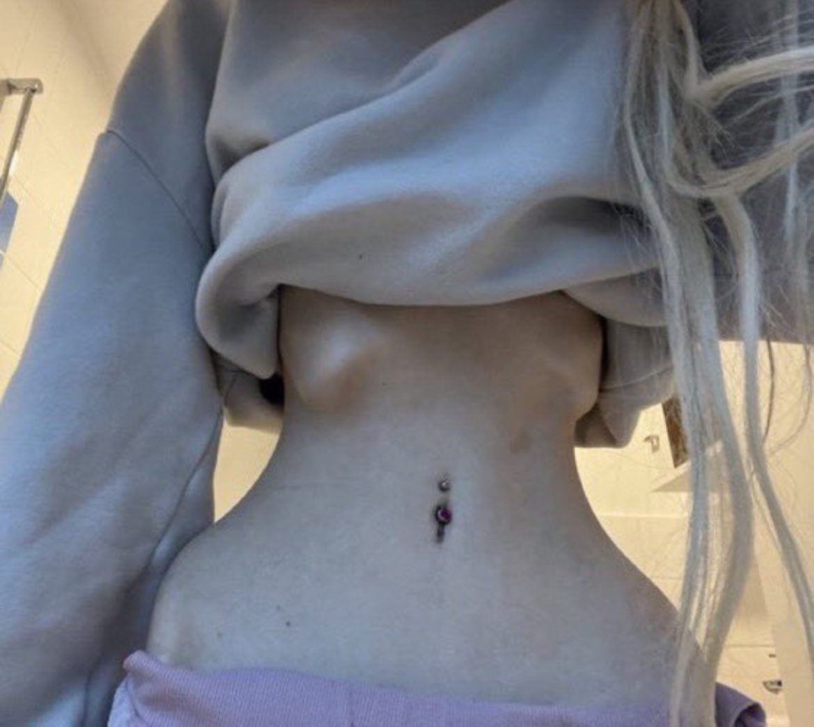 skiinnycvnt's tweet photo. What bmi is this???? https://t.co/YZ3W9zEphx