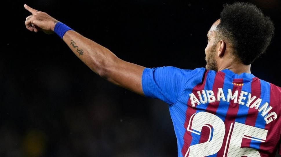 Somhiseremfcb's tweet photo. 🥲 ¿ A quien echáis más de menos?

🔁 Aubameyang 

❤️ Luuk De Jong https://t.co/CyV857WZrW