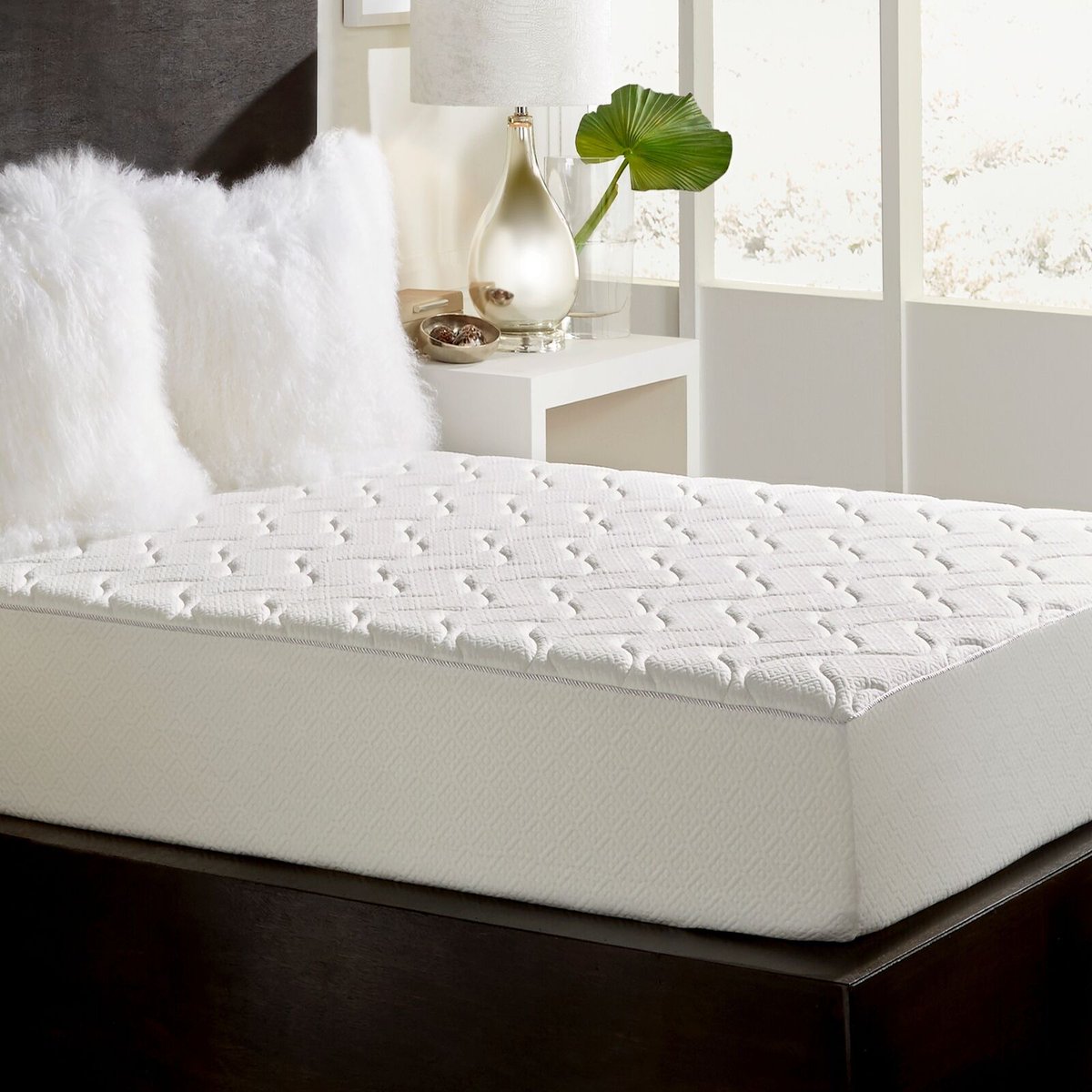 superstoreglob1's tweet image. Don't miss out on our one day mattress SALE! Get 17% off on select luxury mattresses. #mattressesale #luxurymattresses shorturl.at/flpT6