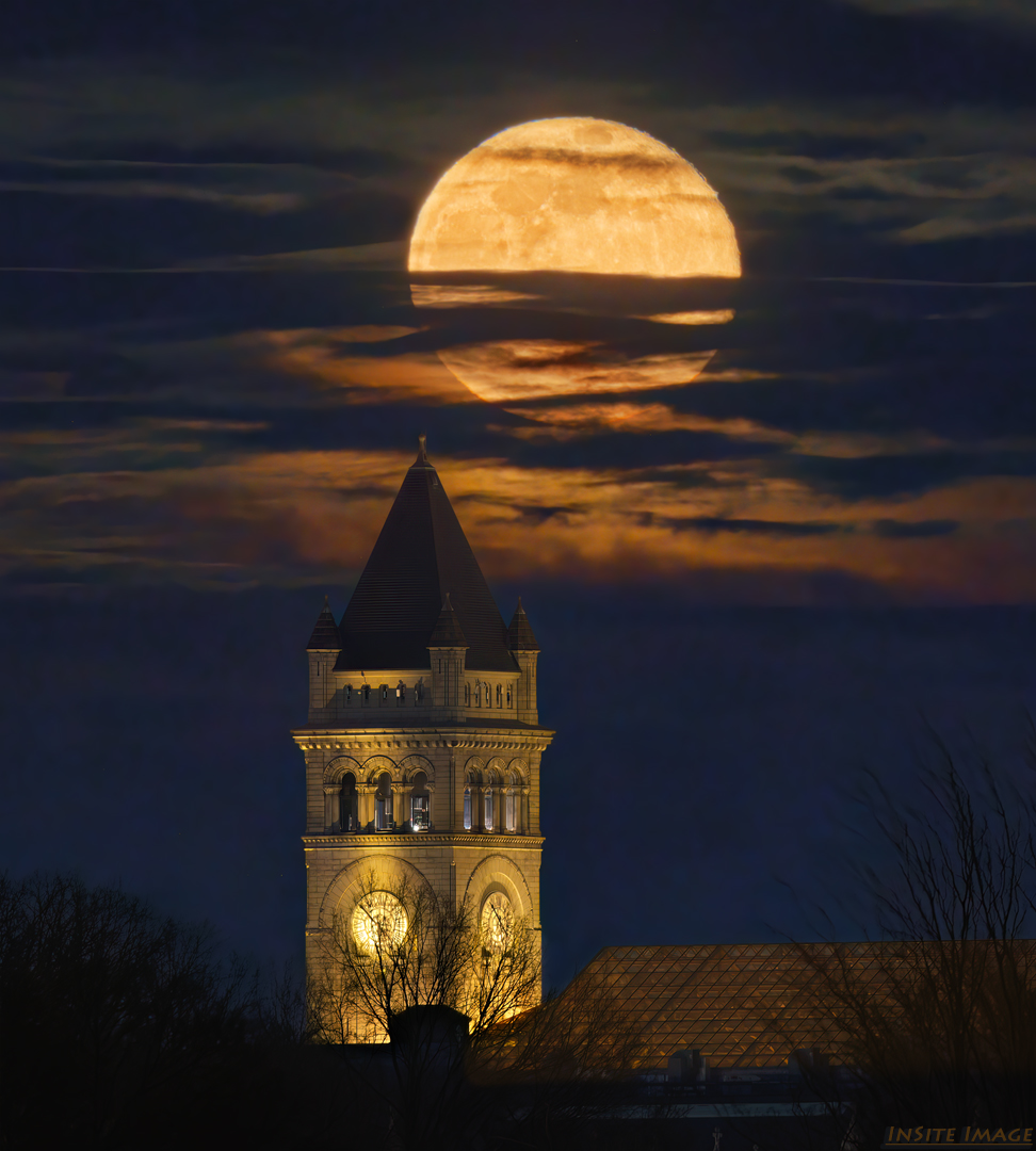 Dave Lyons (@insiteimage) on Twitter photo Last night's 99% just-past full moon rising over the Old Post Office Pavilion tower - Washington, DC
#wolfmoon #moon #oldpostofficepavilion #waldorfastoriadc #washingtondc <a href="/capitalweather/">Capital Weather Gang</a> <a href="/spann/">James Spann</a> #ThePhotoHour #stormhour #igdc #NikonNoFilter Last night's 99% just-past full moon rising over the Old Post Office Pavilion tower - Washington, DC
#wolfmoon #moon #oldpostofficepavilion #waldorfastoriadc #washingtondc <a href="/capitalweather/">Capital Weather Gang</a> <a href="/spann/">James Spann</a> #ThePhotoHour #stormhour #igdc #NikonNoFilter