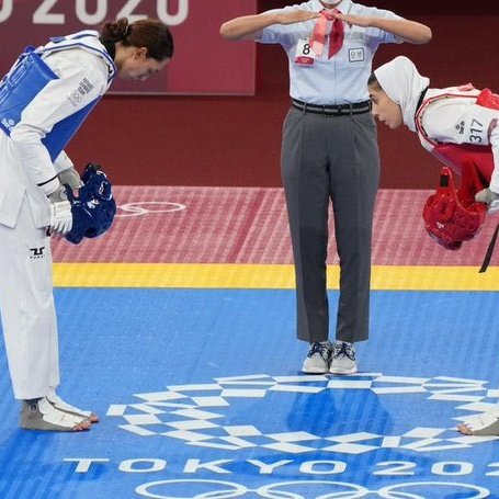 Mojtabapacino's tweet image. ناهید کیانی که بسیجیا خودشونو جر داده بودن موقع مسابقه با کیمیا علیزاده، حجابشو برداشت و شاشید روی حکومت
#مهسا_امینی