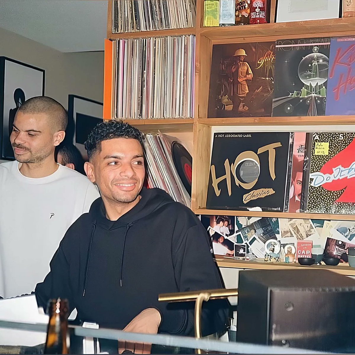 Super Friendz tweet media