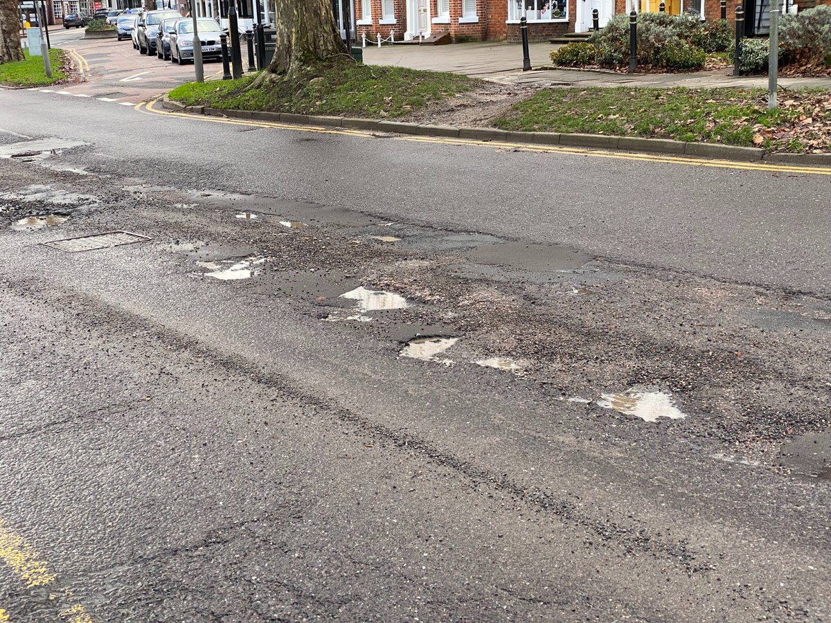 A28 East Cross #tenterden today ONLY 4 days after the <a href="/KentHighways/">KCC Highways</a> repair - we all knew the thin layer of tarmac wasn't going to last <a href="/mrpotholeuk/">Mr Pothole</a> <a href="/AAPresident/">Edmund King OBE</a> @TheAA_Patrol <a href="/bbcsoutheast/">BBC South East</a> <a href="/DavidDjward/">Cllr. David Ward</a> <a href="/DamianGreen/">Damian Green</a> <a href="/RogerGough2/">Roger Gough</a> <a href="/itvmeridian/">ITV News Meridian</a> <a href="/GrittingKent/">Gritting Kent (Kent Highways)</a> <a href="/TenterdenTC/">TenterdenTownCouncil</a> <a href="/Kent_Online/">KentOnline</a>