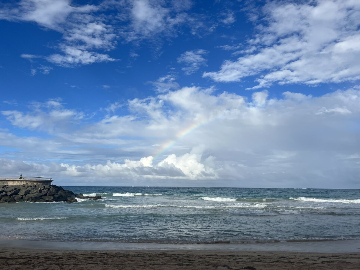 Traded stormy California for sandy beaches, and convention halls for a few day