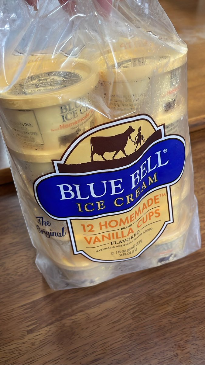 At Grandma’s😋 my favorite💙 #bluebellicecream