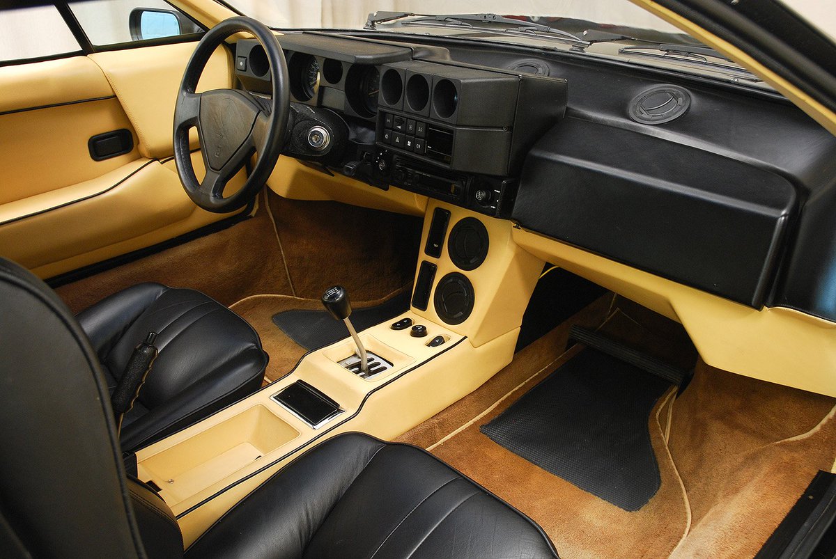 Happy #SupercarSunday with a 1988 Lamborghini Jalpa Coupé
📸 @HymanLtd 
#Lamborghini #LamborghiniJalpa
@ItaliAuto @alfamale87 @ladouille21 @vividcloudofwat @FAFBulldog @Rinoire @haustexracing @Retromania4ever