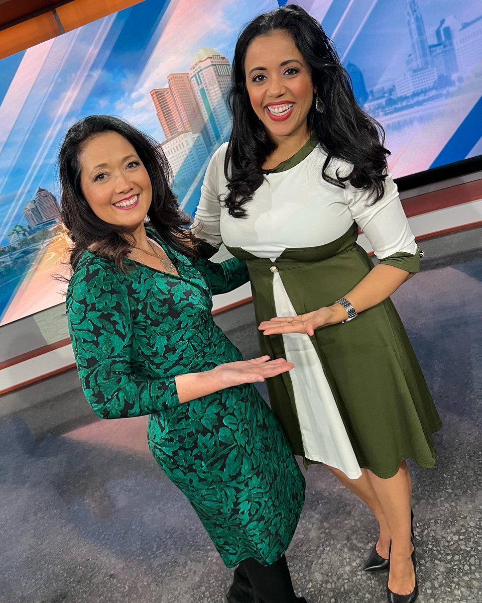 JackieOrozco27's tweet photo. Ok clearly @mariawsyx6 & I are telepathically connected 🤯🤣We’ve been matching ALL week by accident! 💚💙🐆👯♀️ #GDCWeekend https://t.co/MdB6QITIN7
