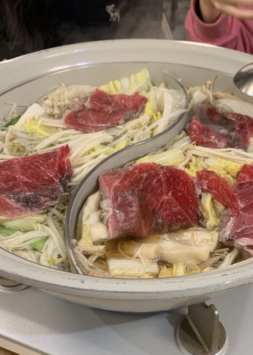 aupresol's tweet photo. 을지로 아게루 🫕
샤브샤브 스키야키 반반 되는데 스키야키가 훨씬 맛잇엇음! 마무리는 카레우동으로 드세요 고기 좀 남겼다가 같이 넣어드세여어 그리구 하이볼 1+1하니까 꼭 같이 시키세요 그냥 음료수에요 짱 맛잇음 https://t.co/GZ8cAKbo5j