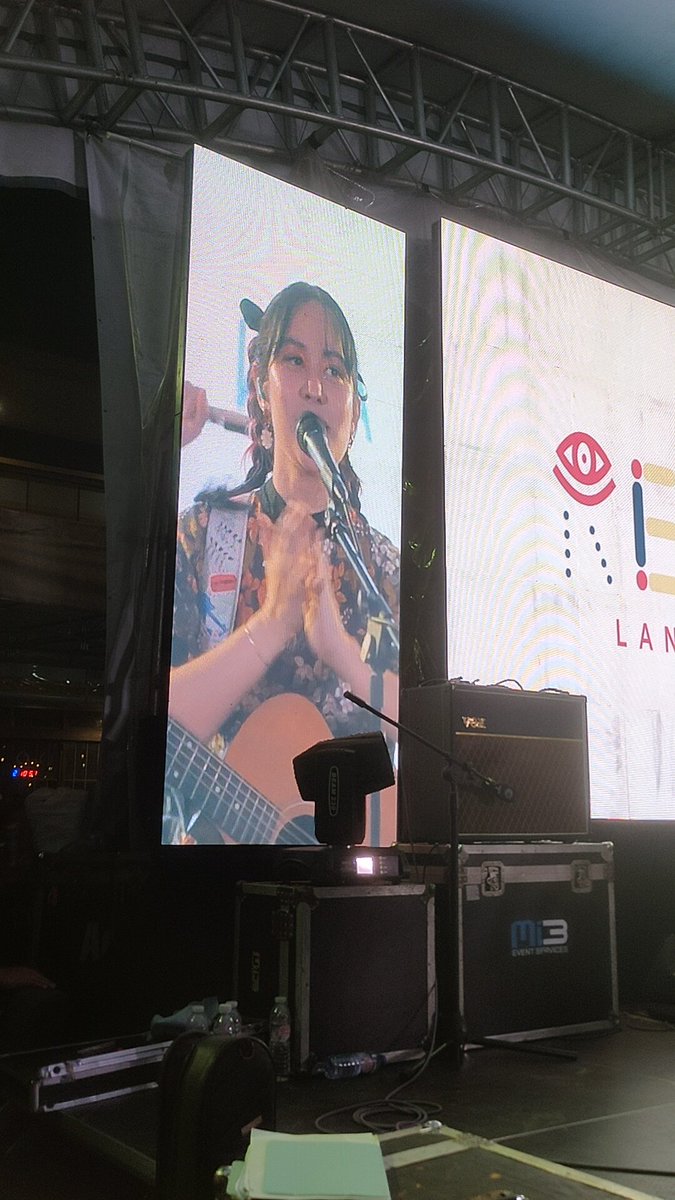 chaemiihi's tweet photo. still can't believe i met @reeseypeasy last night and SHE SIGNED MY TEN POSTCARD 🥹🫶🏻 and everyone i met was so precious, a core memory! ✨ #helloagainreese #104ever https://t.co/CIJku9SlQC