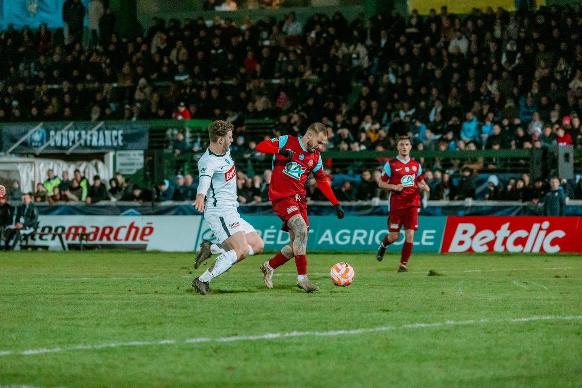 FCAnnecy's tweet photo. #ESVTFCA 1️⃣-6️⃣ | 📸
🏆 Retour en image sur la 𝗾𝘂𝗮𝗹𝗶𝗳𝗶𝗰𝗮𝘁𝗶𝗼𝗻 en 𝟭𝟲𝗲𝘀 𝗱𝗲 𝗳𝗶𝗻𝗮𝗹𝗲 de Coupe de France ! 🥳
#GoReds https://t.co/pZwh1gH4WC