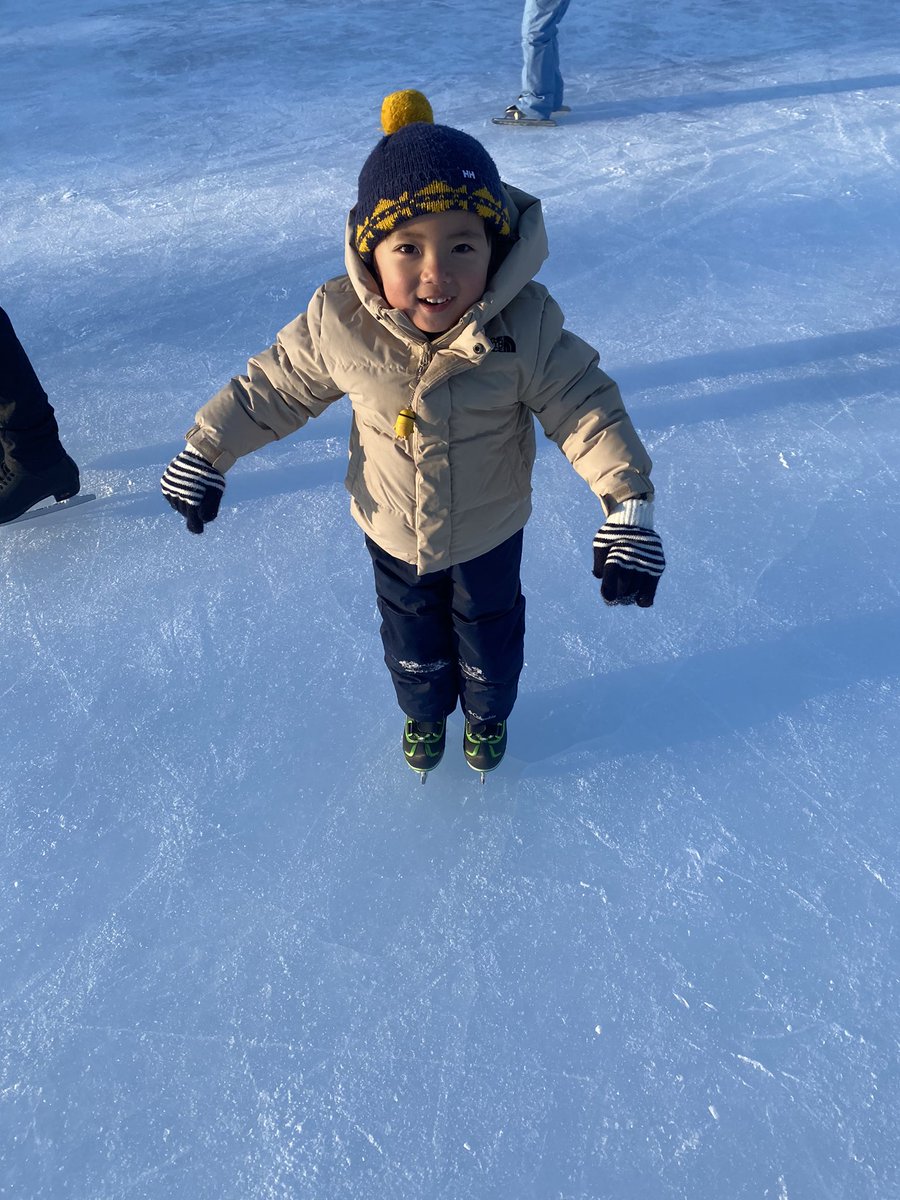 yuuue718's tweet photo. 公園の外リンクは気持ちいい〜⛸✨ https://t.co/A2b1rks4bU