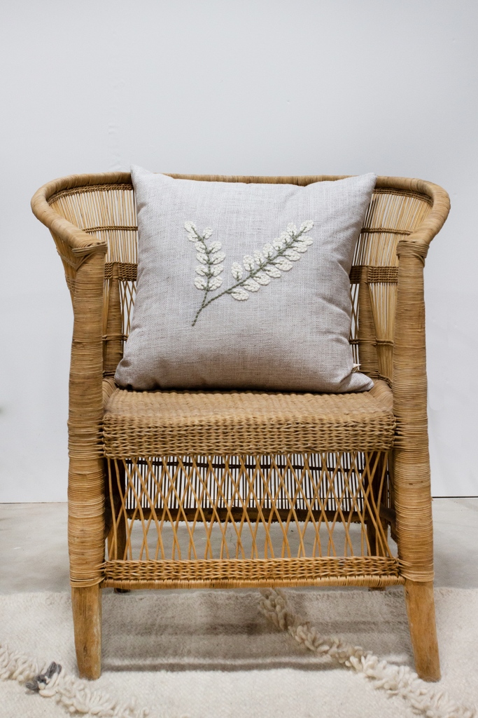 Kanjuinteriors's tweet photo. The Sunday starter pack. 💫 A pair of pillows and thick and plush throw. 

https://t.co/dFyWsBbluI https://t.co/XGMZNjlIHv