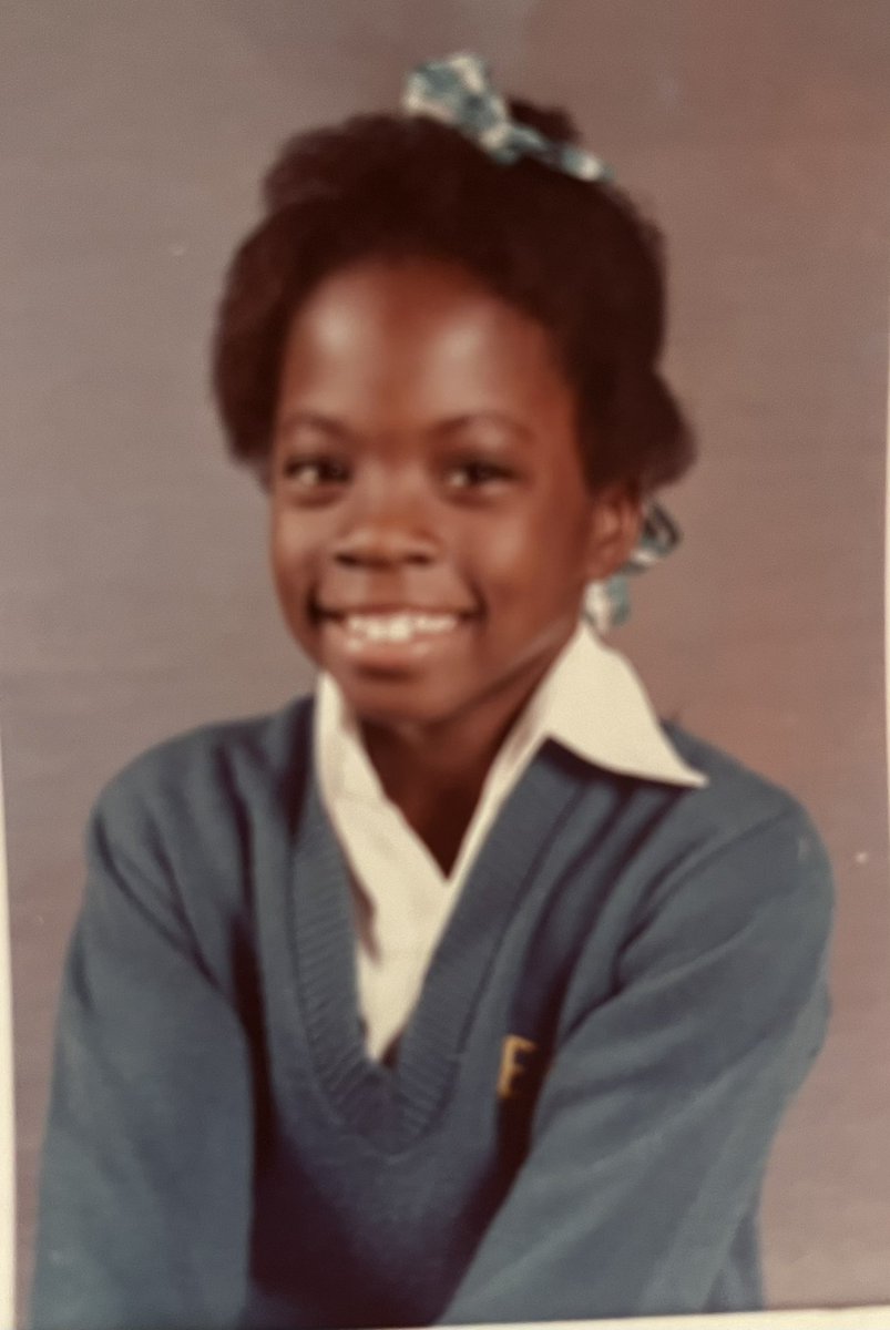 HommsPetit's tweet image. You can guess how old I am in this picture 🕵🏾‍♀️
OR you can tune in to Choral Concert @CBCMusic and find out what motet I conducted for my master’s recital 🤷🏾‍♀️

It’s a win for everyone. “See” you at 9 am 🦆. 

Producer: @rkhr 
Executive producer:@CBCkd 

#canada
#choir
#cbcradio