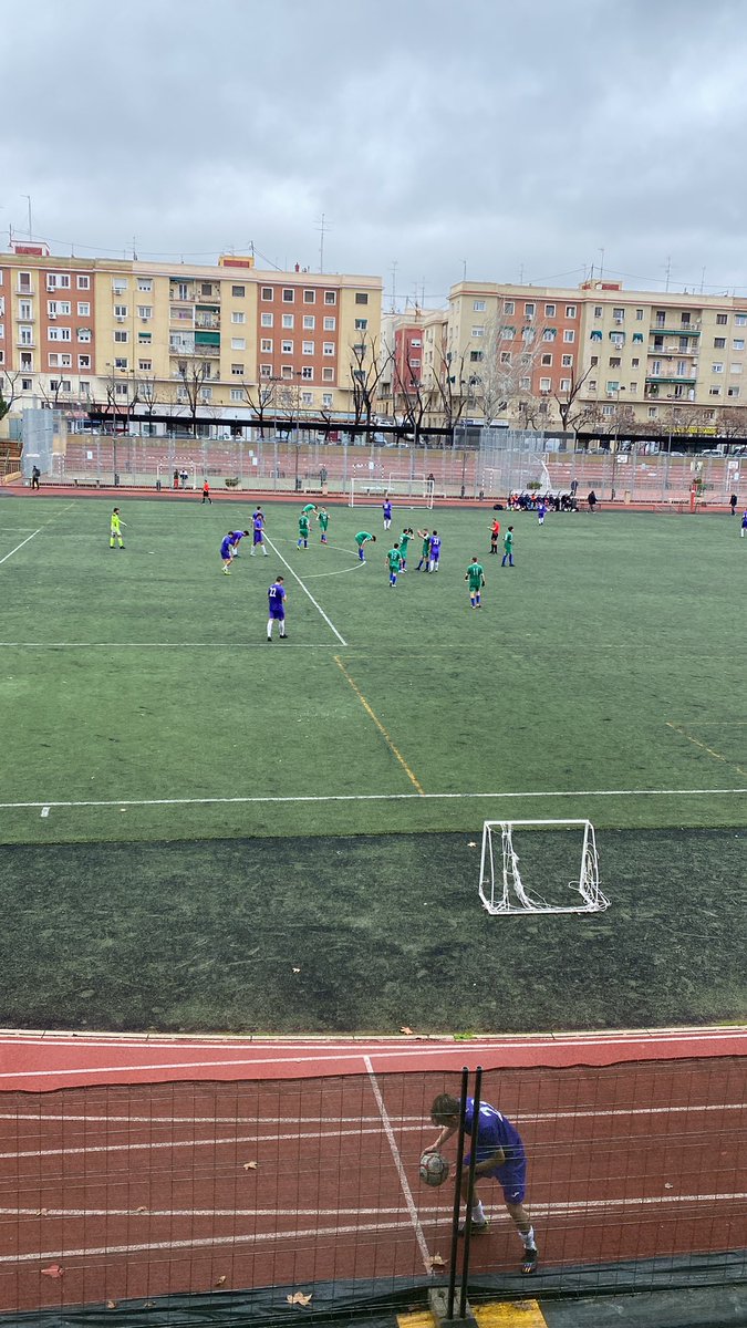 GradaSiete's tweet photo. 90’|0-4| qué golazo del @AravacaCF_ partido espléndido del conjunto de @miguemadrid5 mañana gris para el conjunto morado @efconcepcion 

Final del partido en el polideportivo municipal de la Concepción 

esto ha sido todo por hoy! https://t.co/ZxBENRv4Xq