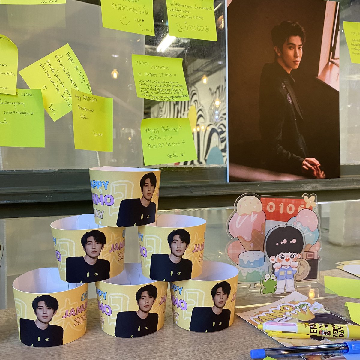 wzy22X's tweet photo. มาหาแล้วนะค้าบบ 🍦💛
#LinmoBD21stProject https://t.co/X4dgGDXct6
