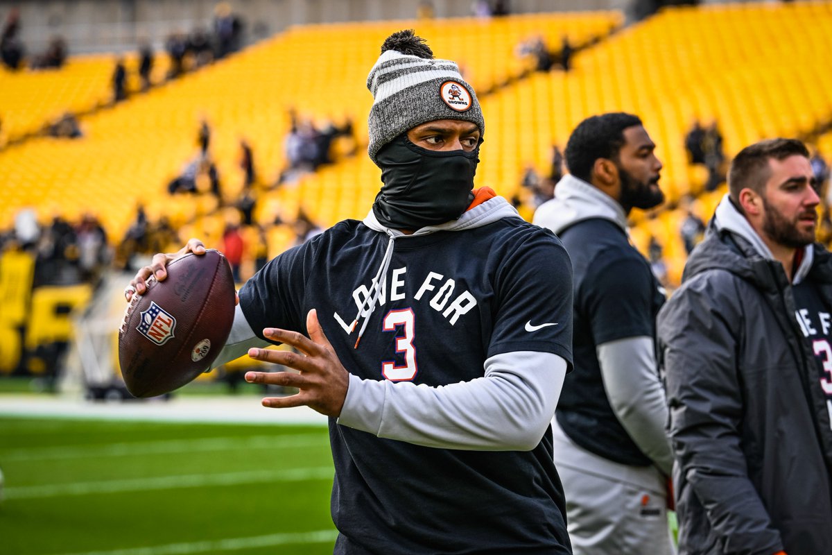 Browns's tweet photo. Doing it #ForDamar https://t.co/r3hsGg60gD