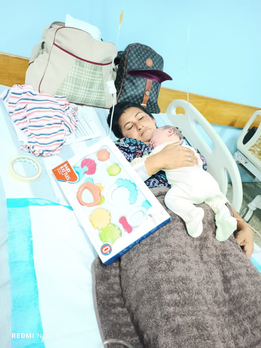 IVSSHOSPMNT's tweet photo. En @IVSSHOSPMNT desde este #06Ene y los proximos días gracias al Presidente 
@nicolasmaduro la Dra.@magalygutierrezvina y 
@MiguelGeron se siguen obsequiando juguetes a niños Hospitalizados de 0 meses a 2 años #IVSS https://t.co/rf35IJ4UWH