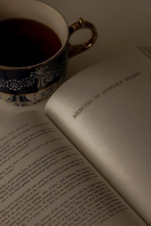 горячий чай и книга...
так и заканчивается самые лучшие мои вечера. а как заканчивается ваш день?