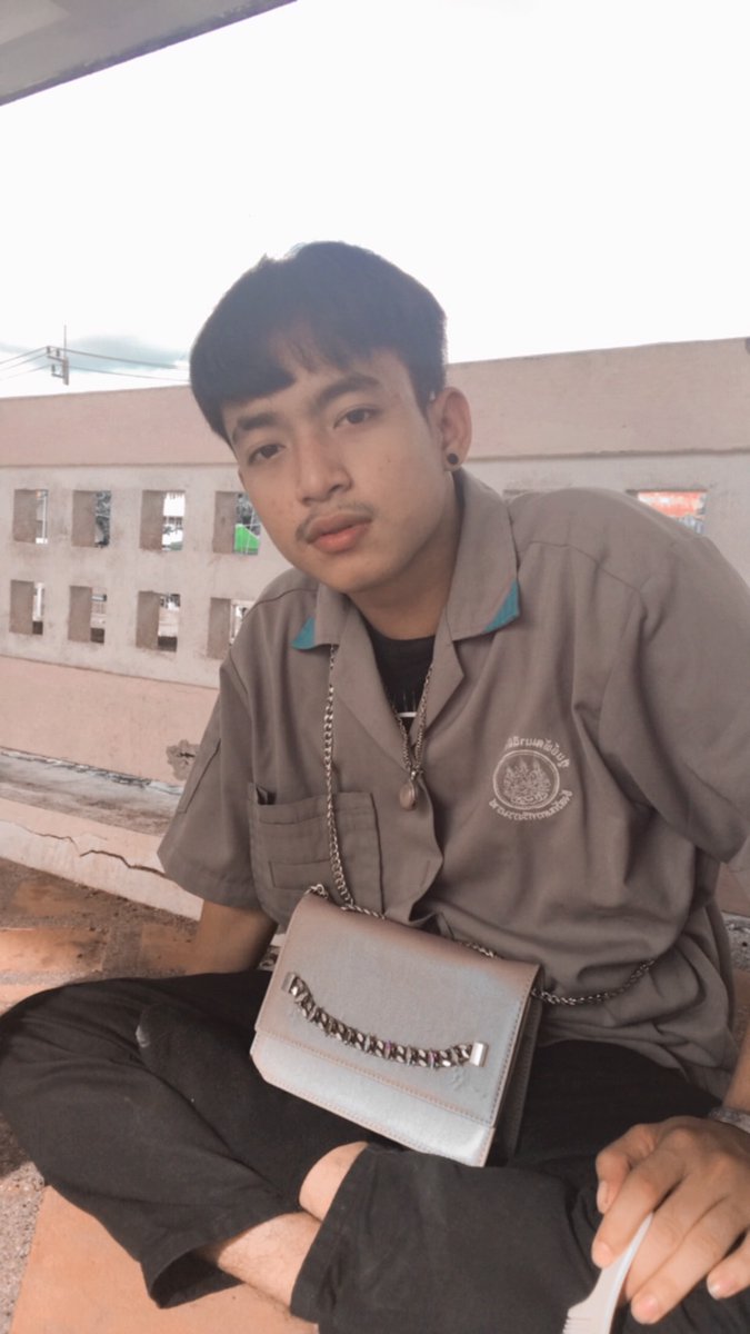 ABca5545's tweet photo. : she's not yours it's just your turn.🖤🥀.

: เธอไม่ใช่ของคุณ แค่ตาคุณหรือโอกาสที่คุณจะได้ใกล้ชิดกับเธอเเค่นั้น เมื่อเธอไปหาคนใหม่ คุณจะต้องเข้าใจว่าเธอไม่ใช่ของคุณตลอดกาล(มันไม่มีใครเป็นของใครตลอดกาล.)😕🖤🥀. https://t.co/xTX18AgguH