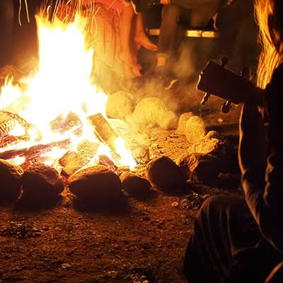azherdaud's tweet photo. اڄ سرد ھوا آھي،
ٿي باھ ٻري ڀرسان، ۽ پيارجدا آھي !

شيخ اياز https://t.co/EwyByvmk30