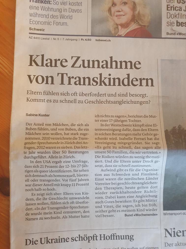 Die <a href="/bzBasel/">bzBasel</a> hat heute einfach diesen ziemlich unkritischen Titel gebracht…

Ein #Thread über #transperson 

1/5

(Gesehen auch bei #SalomeBessenich)