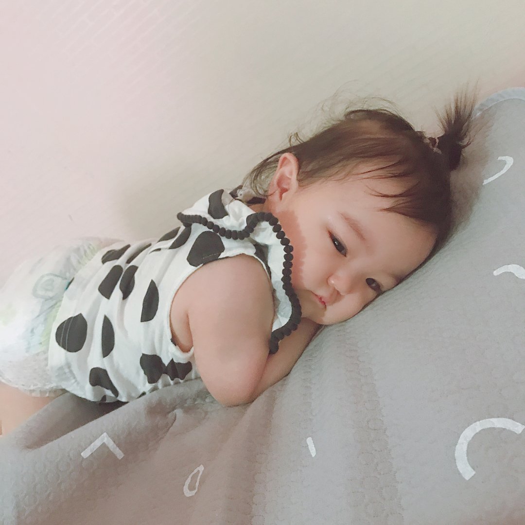 Mi pequeña bebé aún no se quiere levantar ❤️