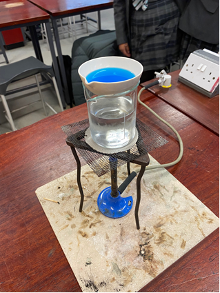 CHCS_Science's tweet image. Training the next generation of practical scientists! 
Year 10 learn how to safely make copper sulphate from sulphuric acid and copper oxide...
@ColtonHillsCS @CHCS_Science 
#riskassessment #science #practicalwork #makingsalts #teaching