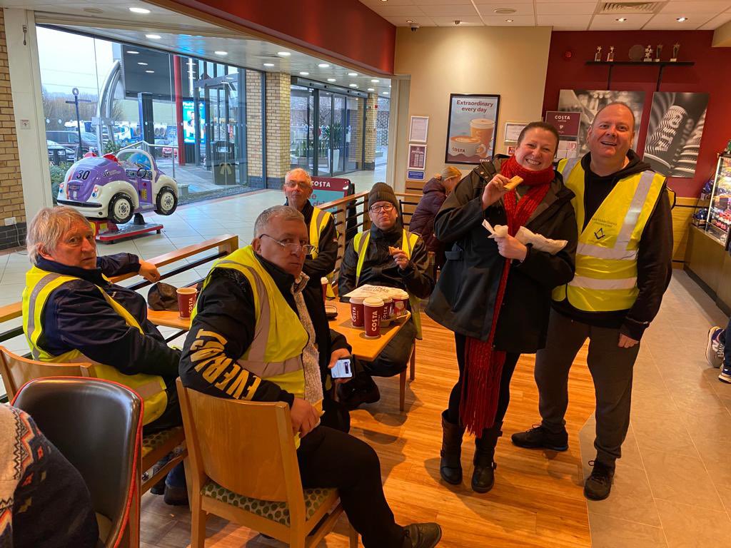 Great weekend collecting Xmas trees for East Lancs Hospice. Well done to all the East Ribble Freemasons involved. We collected about 300 trees and raised nearly £3k over the two day @EastRibble <a href="/elhospice/">East Lancashire Hospice</a>