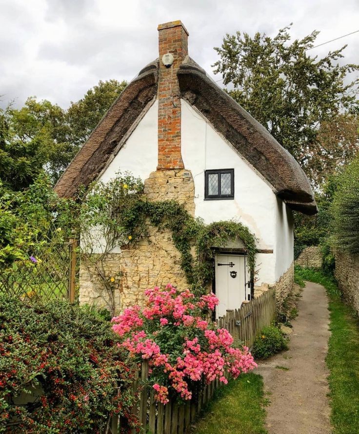 softdeIicacy's tweet photo. cottage dream. https://t.co/Ht9SWeYtYm