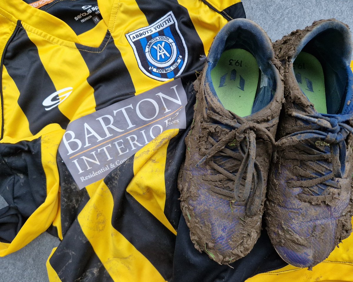 Welcome back to all of our Abbots Youth Teams and their families.
This year has started with clean sheets for many of our teams but no clean strips! 
Thanks to all of our coaches for getting their players motivated in this mornings wet and windy conditions💦.

#grassroots