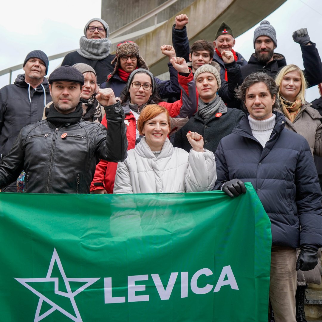 strankalevica's tweet photo. Tovariški pozdrav iz Dražgoš. https://t.co/gNhzRnVjBt