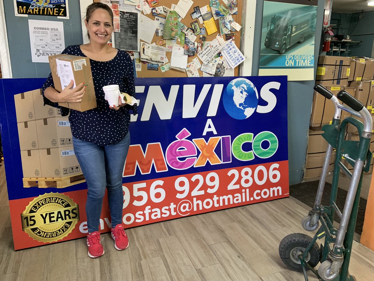 Envios_'s tweet photo. 😊Disfruta de tus regalos.
¡Feliz día de los reyes magos! 👑📦

#rosca2023 #chocolate #paqueteriasegura #enviosadomicilio #reyesmagos #apartadopostal https://t.co/akCEm6q4ak