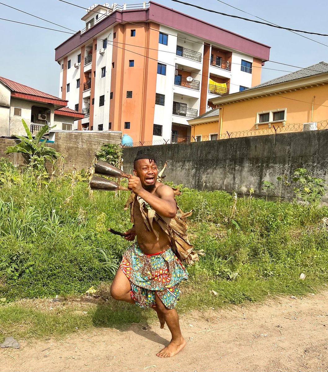 FreshkingDanny's tweet image. Towncryer is here!!!
Book us for your announcements 📣
Marriage announcement😩
Burial announcement😩
Heartbreak announcement😩
Debtor announcement😩
New house/car/birthday announcement😩
I cry for a living😭✊🏻🦅