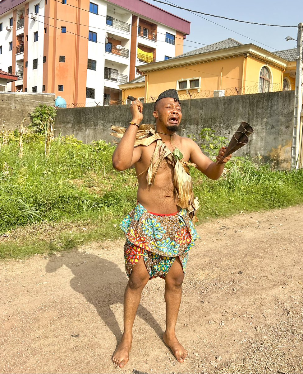 FreshkingDanny's tweet image. Towncryer is here!!!
Book us for your announcements 📣
Marriage announcement😩
Burial announcement😩
Heartbreak announcement😩
Debtor announcement😩
New house/car/birthday announcement😩
I cry for a living😭✊🏻🦅