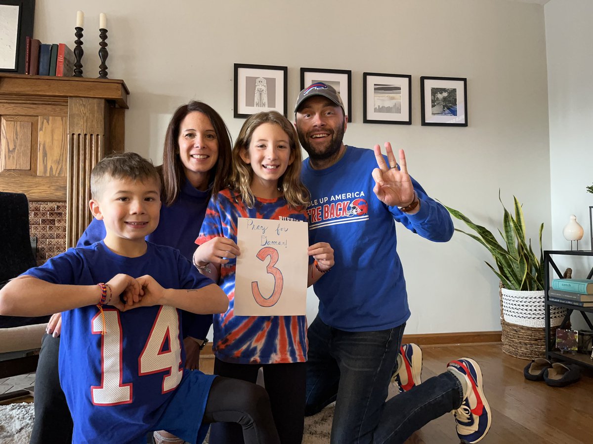 Pray for Damar! <a href="/HamlinIsland/">𝐃𝐚𝐦𝐚𝐫 𝐇𝐚𝐦𝐥𝐢𝐧</a> ❤️💙