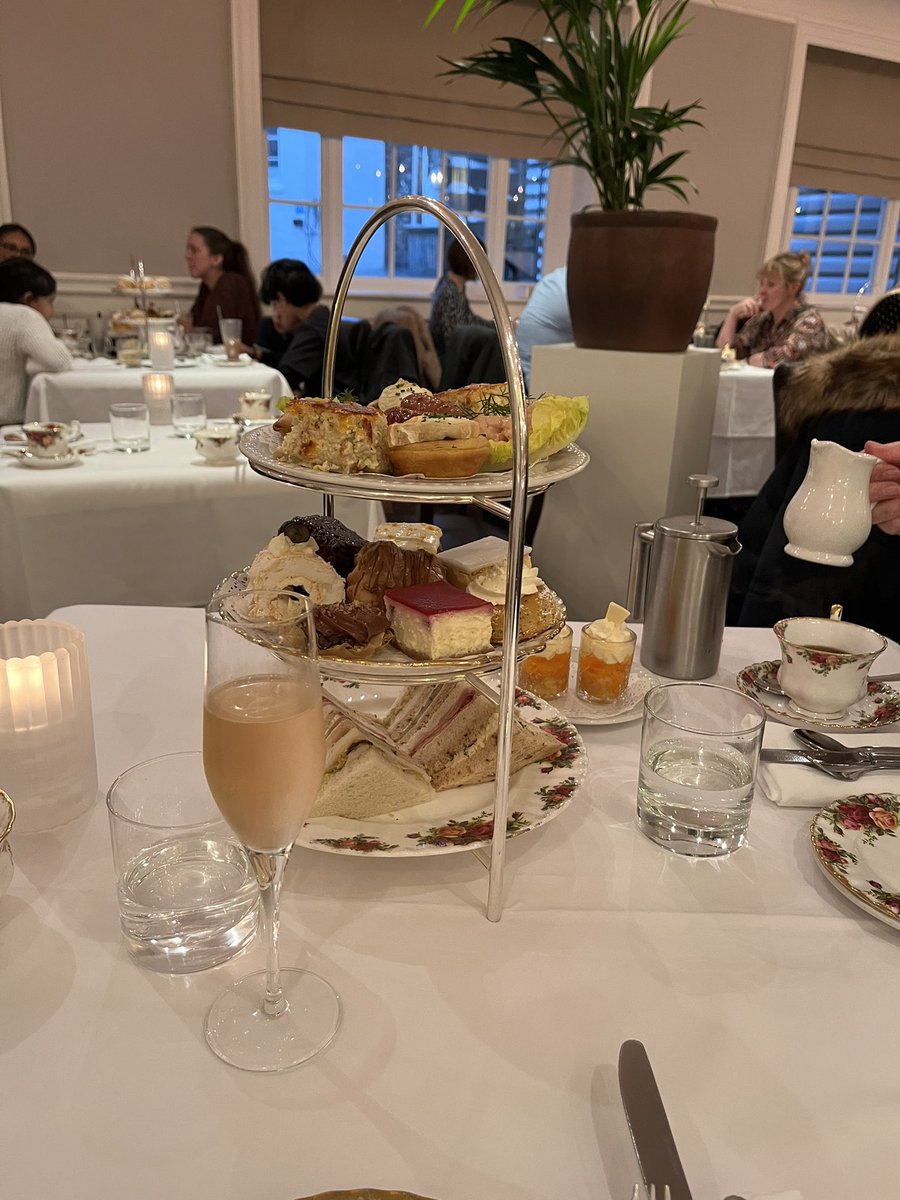 Nothing like high tea <a href="/LovetheAngel/">The Angel Hotel</a> 😋😋