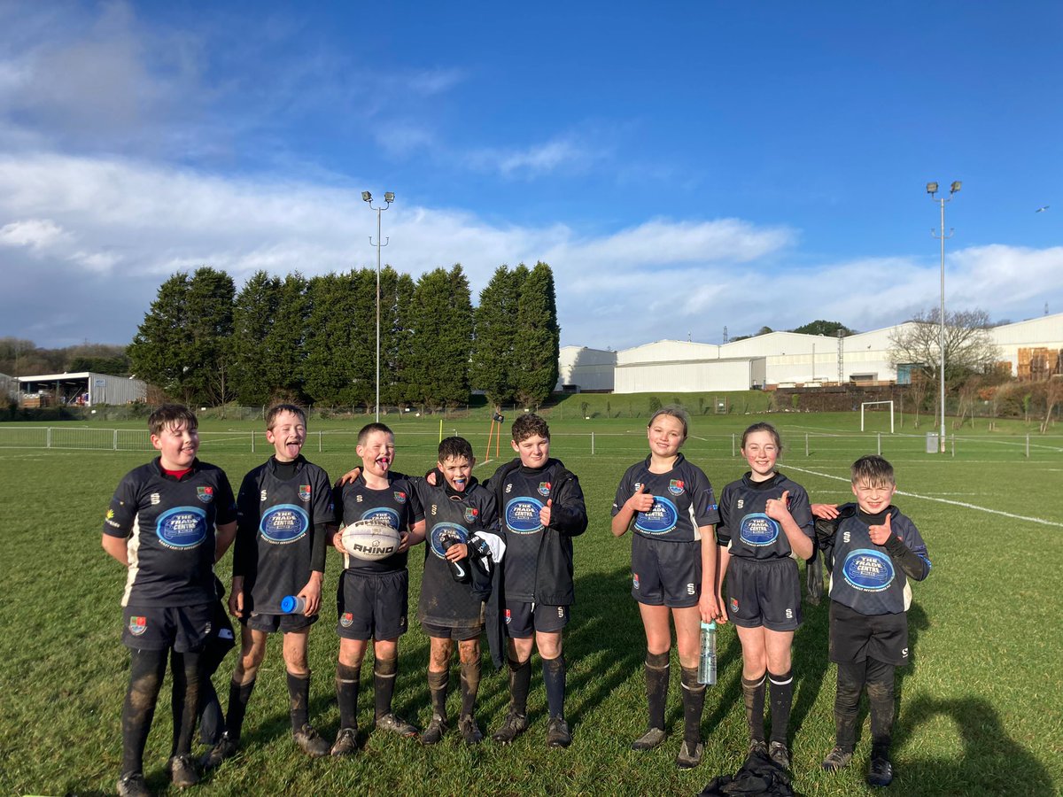 U11s: A return to rugby with a competitive game at Felinfoel - lots of tries for both sides 🏉🌧️☀️ 

Da iawn i chi gyd 👏🏼 
#teulunant