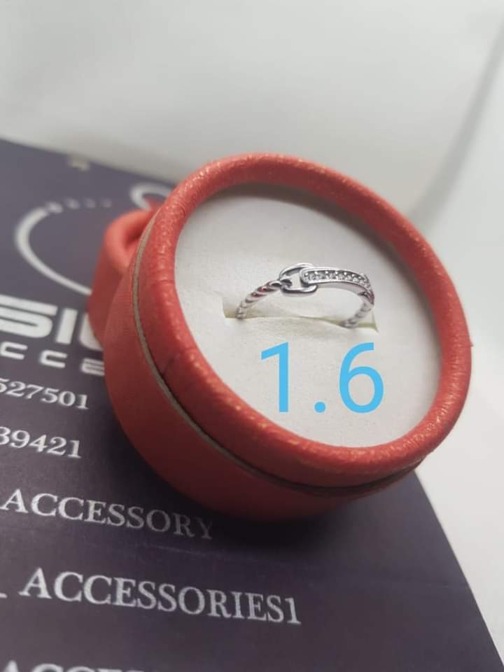 Silviaaccessory's tweet photo. لسه م وصلتك هدية مننا؟!🙄
بالغ معاك 🤭

السعر:4000
للطلب والإستفسار DM

#تألق_مع_سيلفيا 
#فضة
#سيلفيا_للإكسسوارات 
#Shine_With_Silvia
#Silver
#Silvia_Accessories https://t.co/V8ke23dQSg