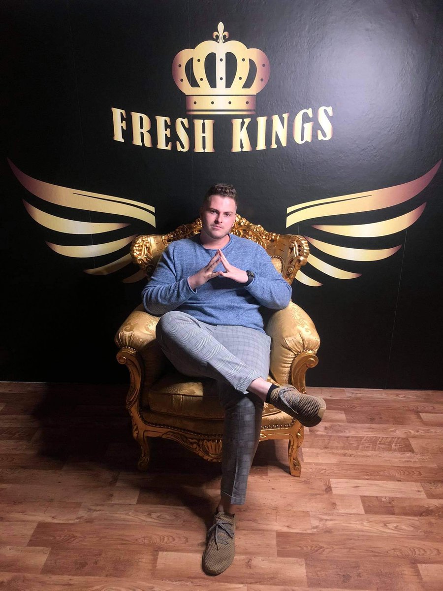 freshkingsheina's tweet image. I’m has a lot of ‘friends’, but ⏳ time show me who is TRUE 💪 #truthisfreedom #tonymontana

And Tony Cicoň, he is one of TRUE friend 🙏 School times bring me this person and this person bring me opportunities 🕊️ Thank you ‘Post Malone’ 🤴🤝 #Grateful21