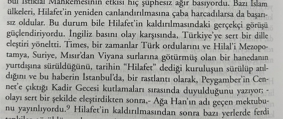 Hilafet İngilitere’nin on dokuzuncu yüzyıl doğu politikası ile uyumlu bir makamdı. Birden çok kez İngiliz İmparatorluğu Osmanlı sultanının bu nüfuzuna kendisi için başvurdu. Bu metin de hilafetin İngilizlerin talebiyle kaldırıldığı iddiasının cılızlığını ortaya koyuyor. #hilafet