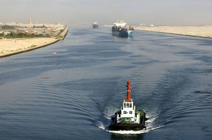 AfricaFactsZone's tweet photo. Egypt's Suez Canal recorded its highest revenue ever in 2022. It generated $7.9 billion in revenue in 2022, 25% up from $6.333 billion in 2021.

The canal which connects the Mediterranean Sea and the Red Sea was opened in 1869, and recently upgraded in 2015. https://t.co/tis6YokSFs