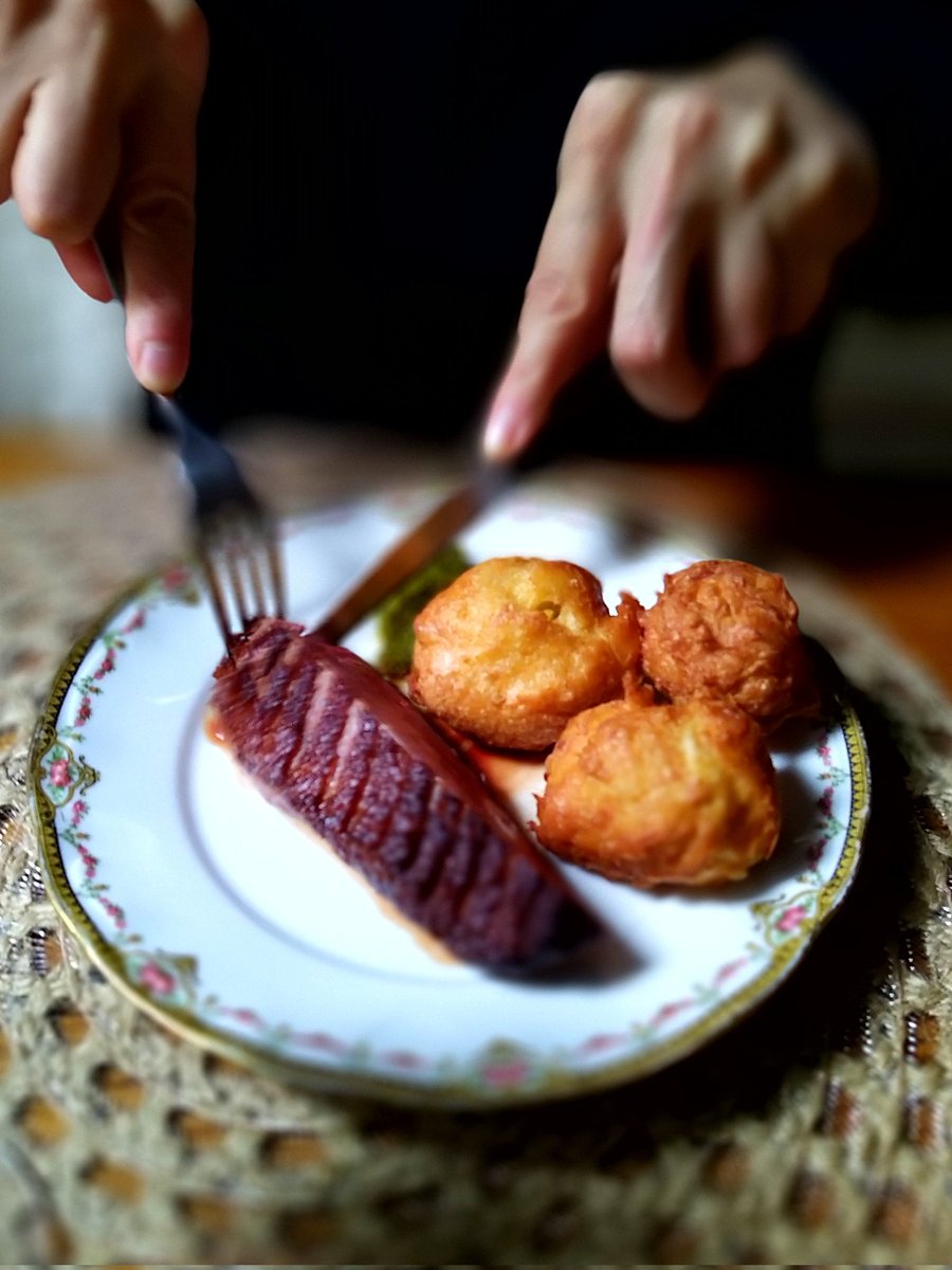 enflammee's tweet photo. Magret grillé, pommes dauphine maison et relish jalapeno maison aussi
Avec @dascritch 🤓
#dimanchemidi #cuisinedoudou
#chezenflammée https://t.co/JvwAFRBfRi