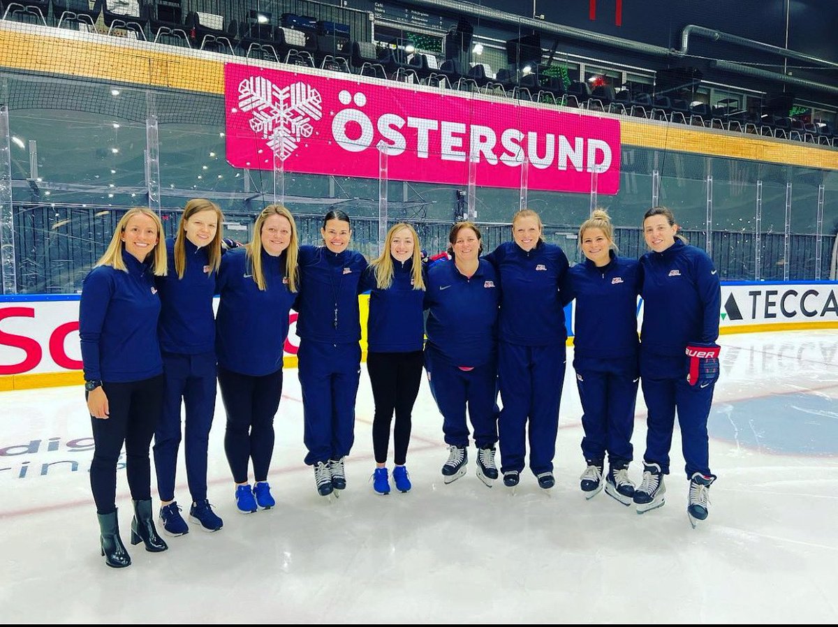Dartmouth_WIH's tweet photo. 🇺🇸USA! USA!🇺🇸

Wishing our leader, @keadusOne, the best of luck as she and @usahockey open the #WomensWorlds today at 10 a.m.!

📸: Kristen Wright https://t.co/U7jt4sy8OP
