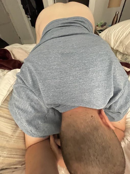 I&rsquo;m at the edge of the bed, on my hands and knees waiting for you master&hellip; #anal #submissive #bottom #ass<a href="/tag/ass"class="tags"><span>#ass</span></a><a href="/tag/anal"class="tags"><span>#anal</span></a><a href="/tag/submissive"class="tags"><span>#submissive</span></a><a href="/tag/bottom"class="tags"><span>#bottom</span></a>