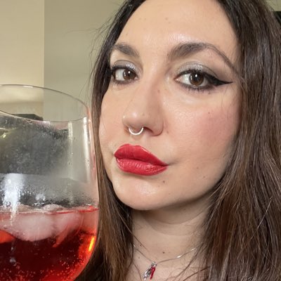 Sara La Squaletta 🦈 💚🖤 on Twitter: "Ok, le feste sono finite…. 😔#cincin