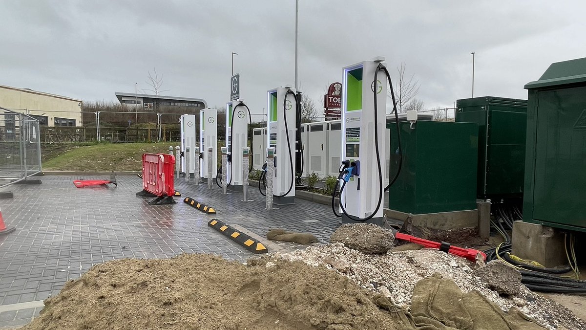 norfolkmustard's tweet photo. @Lewis_Plume @EpicWinningMaz @ElecHighway Ready to go it seems, lights and screens on but fenced off #solsticepark https://t.co/DwNgCazmOT