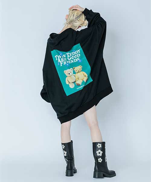 _candystripper_'s tweet photo. 💙CANDY STORE💙

＼イチオシアイテムPICK 

☑︎ TWIN TEDDY BIG SWEAT HOODIE

バックに大きくプリントされた、テディベアのフォトプリントがキュートなスウェットフーディ🧸

オーバーサイズの超ビッグシルエットがポイントです✨

CHECK▶︎ https://t.co/PN9tzL08BF https://t.co/xuQDs7FepF