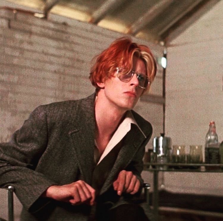 lilaclennon's tweet photo. happy david bowie day to all who celebrate 💛 https://t.co/CVeQa9ZDMs