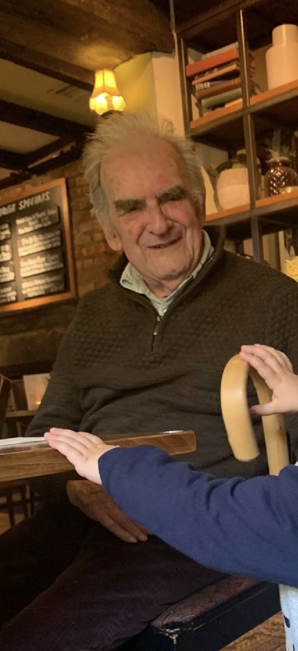 ThamesVP's tweet photo. Sidney's family have provided the attached three further photographs.
Please continue to share our appeal to help locate him.

Thank you. https://t.co/n88pkZ3cEV