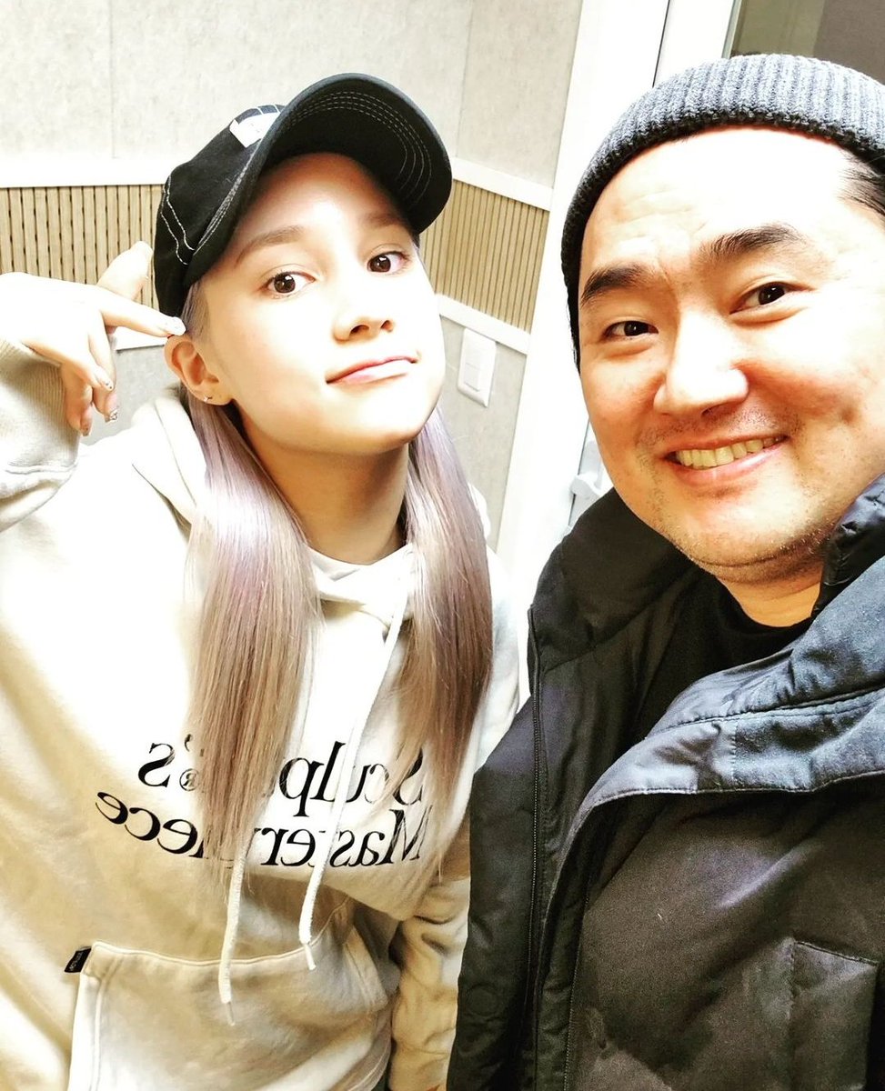 fotg_hiyyih's tweet photo. 230106 park_eunhwan(hiyyih vocal teacher) ig update 😲

"Together with Hiyyih who came for her vocal lesson despite her busy activities~~ One day everyone will know how much effort you've put into this!! And your skills!!" 

#HUENING_BAHIYYIH #휴닝바히에 https://t.co/lpuyAw70pH